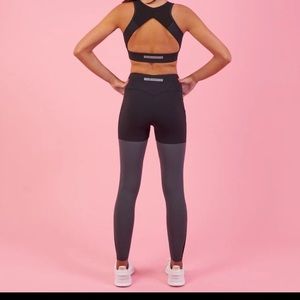 NWT Nikki B Dynamic Legging- Small